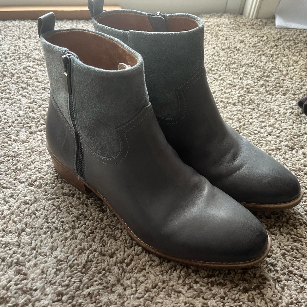 Comfortiva Black and Gray Ankle Boots
